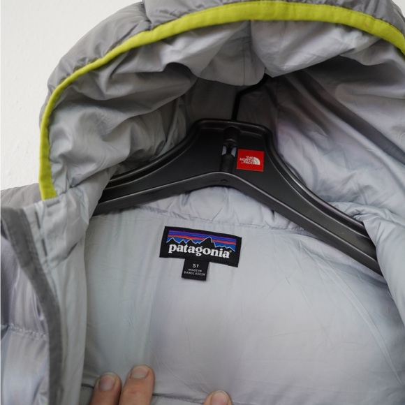 Patagonia Jacket Coat Hi-Loft Down Sweater Hoody Size 5T Thermal Silver Gray - Picture 5 of 6